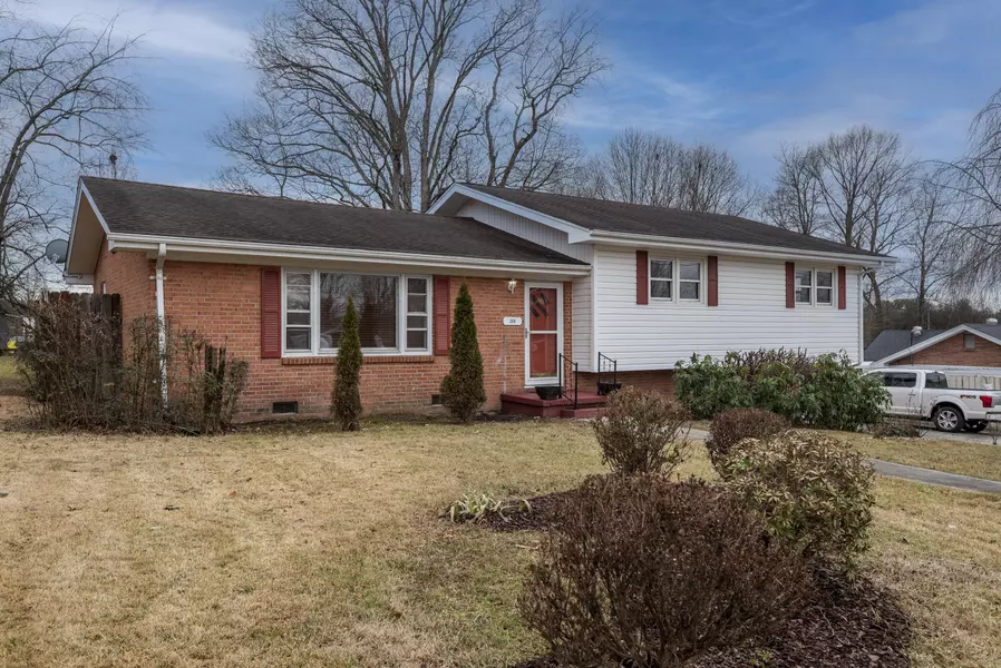 355 Hassen Heights RD, Bristol, VA 24201