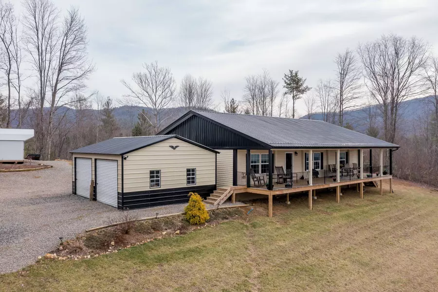 2562 Divide RD, Mountain City, TN 37683