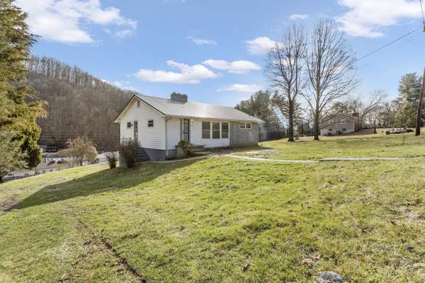 Blountville, TN 37617,240 Wyline LN