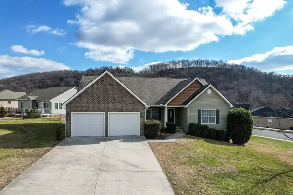 2017 Falling Leaf DR, Kingsport, TN 37664