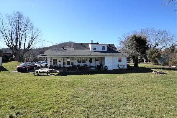 Elizabethton, TN 37643,1006 Riverview DR