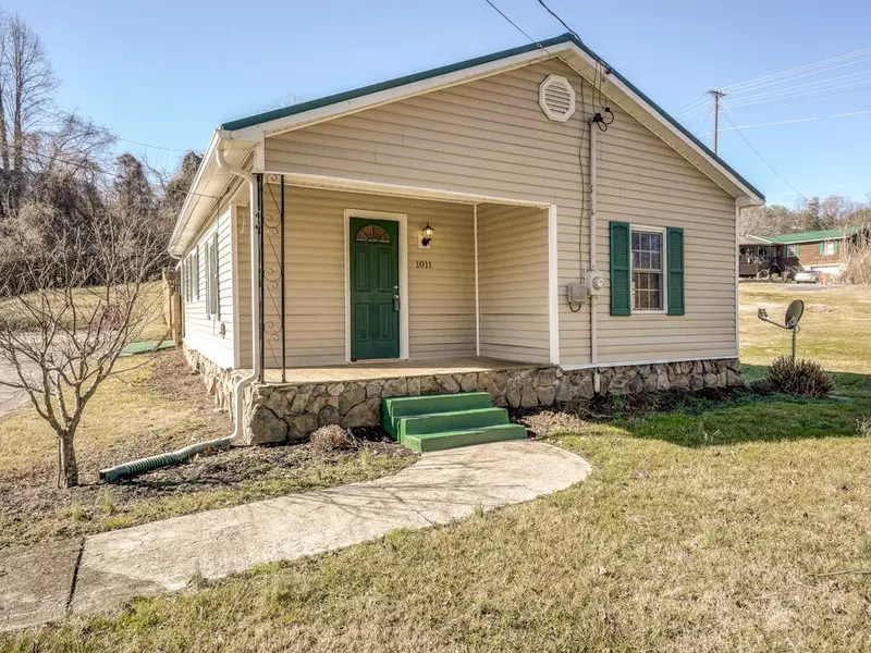 1011 Oak ST, Johnson City, TN 37601