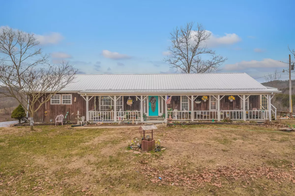 Sneedville, TN 37869,399 Hilltop Est