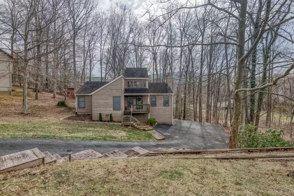 Johnson City, TN 37604,1711 Colonial Ridge RD