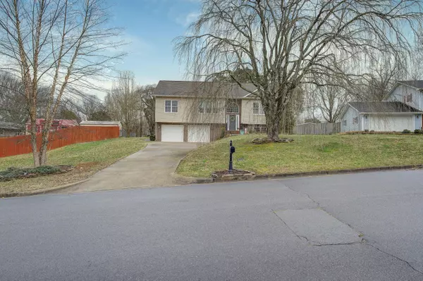 Johnson City, TN 37615,326 Hale Meade DR