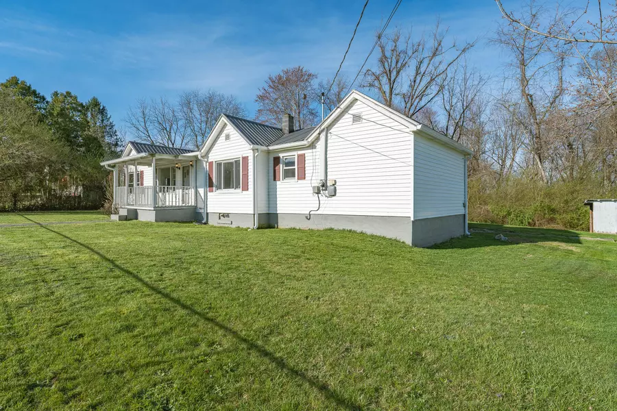 1833 Chinquapin Grove RD, Bluff City, TN 37618