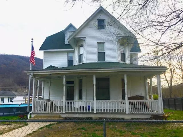 14 2nd ST, Big Stone Gap, VA 24219