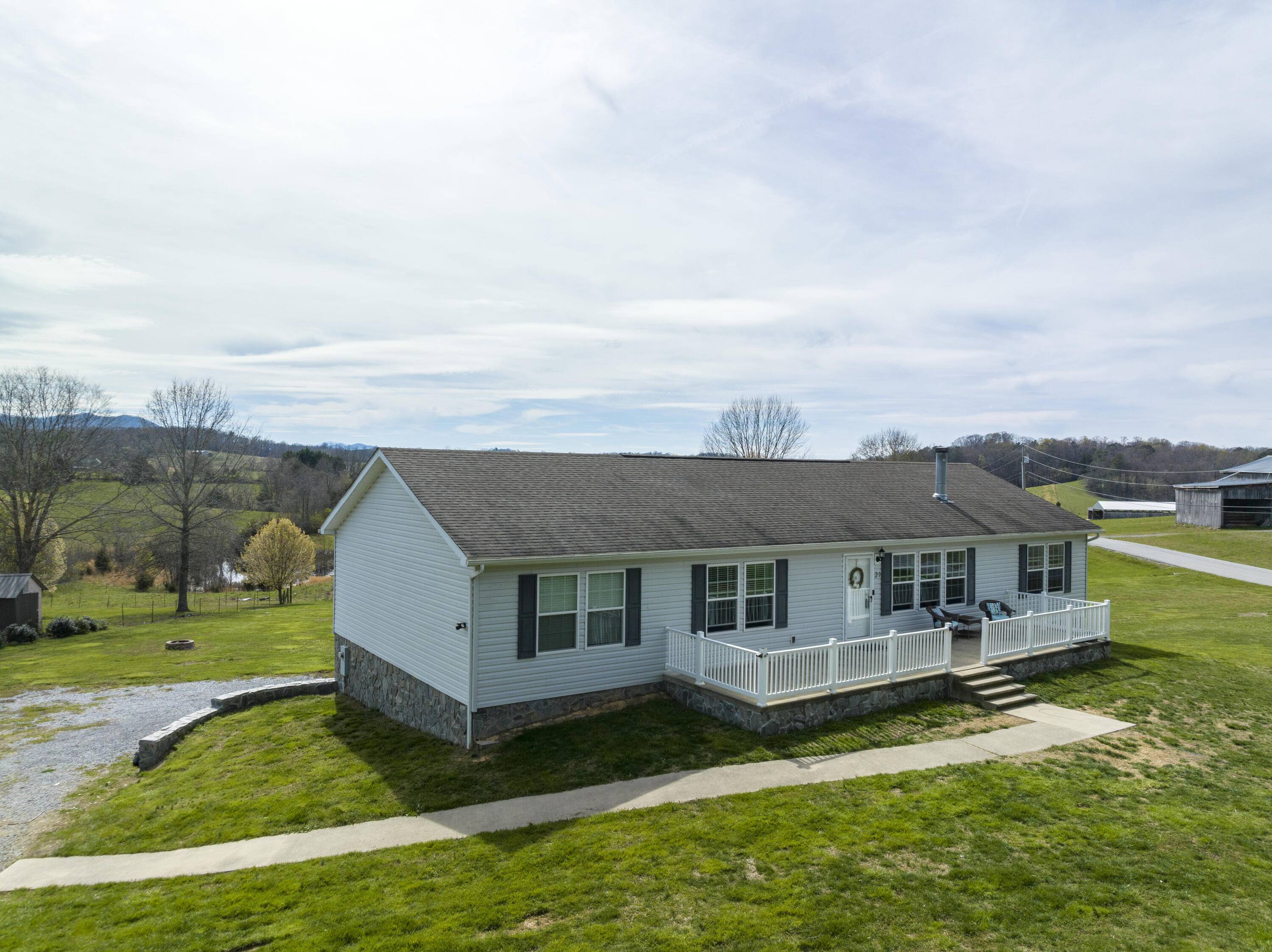Greeneville, TN 37743,21 Pilot Knob RD