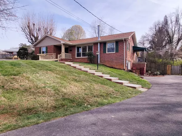 Johnson City, TN 37601,1312 Oxford PL