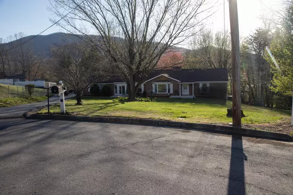 Johnson City, TN 37601,11 Hills CIR