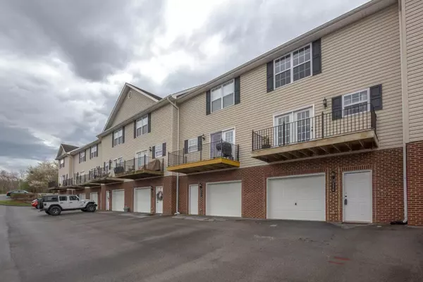 Johnson City, TN 37615,516 Grays Pointe CT #516