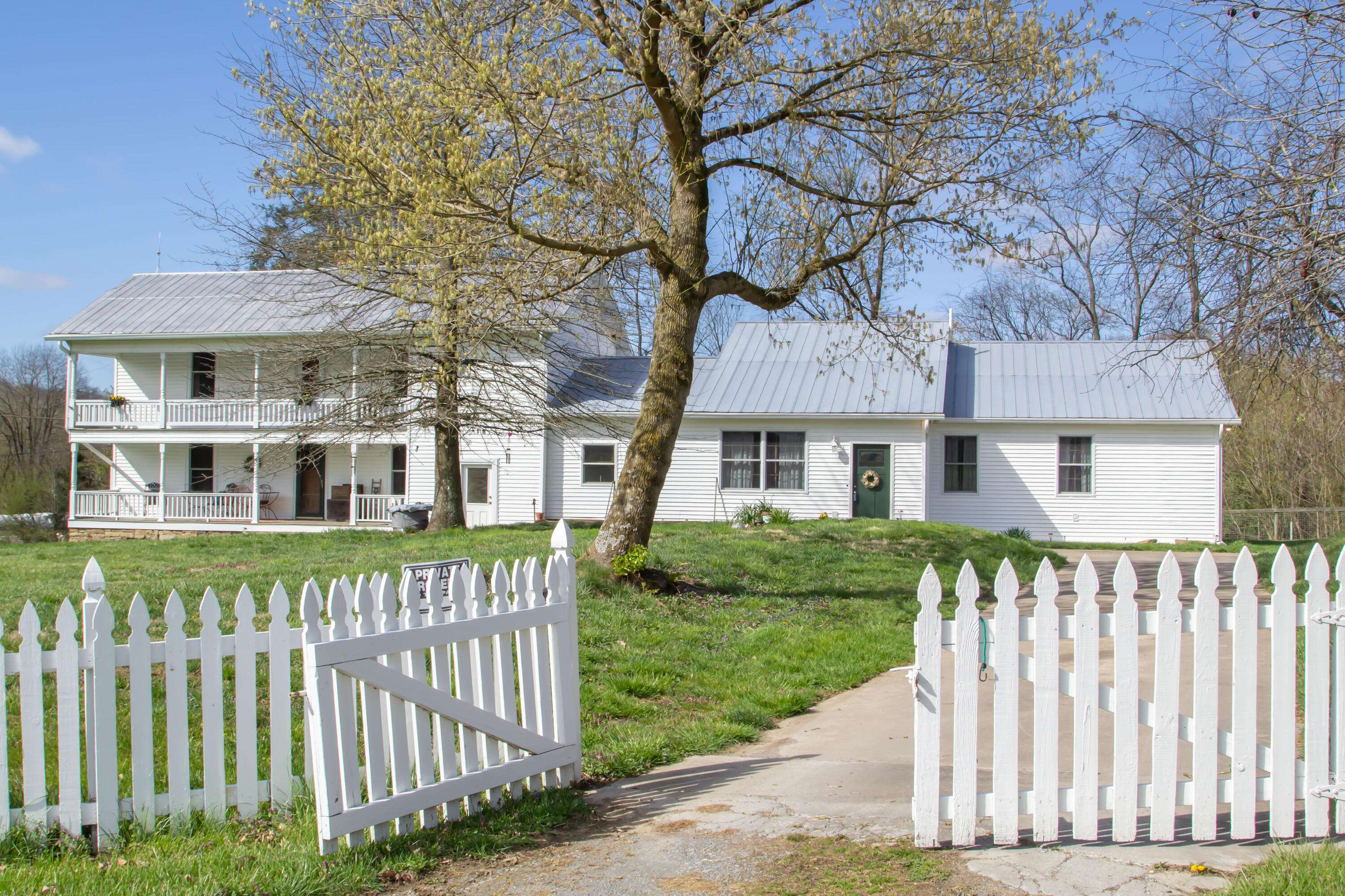 Mendota, VA 24270,15687 Barnrock RD