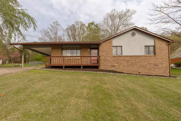 3925 Thornton DR, Kingsport, TN 37664