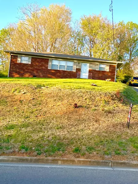 1518 Cherokee DR, Morristown, TN 37814