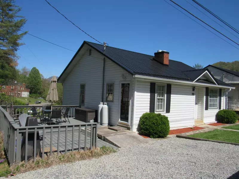 282 Elm ST, Gate City, VA 24251