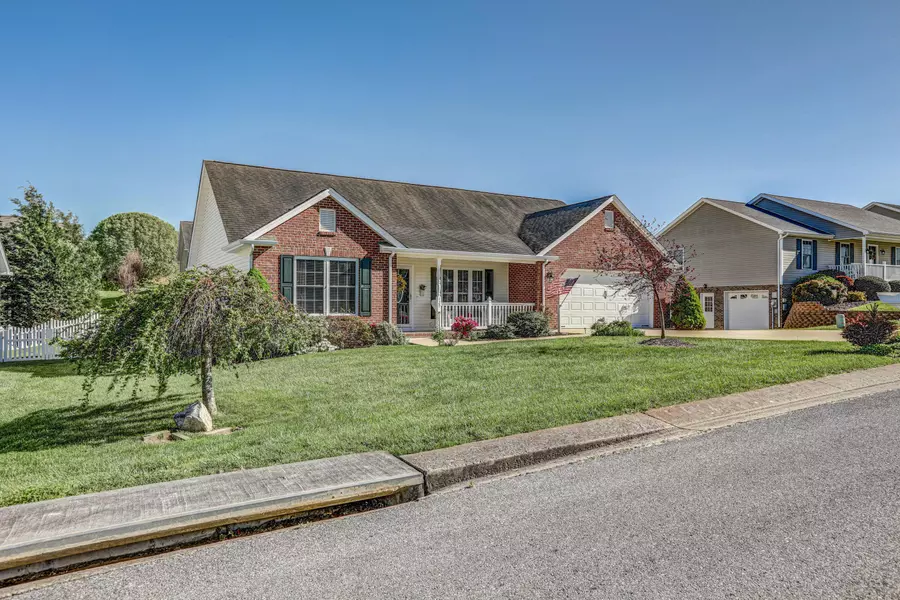 129 Yarrow DR, Bluff City, TN 37618
