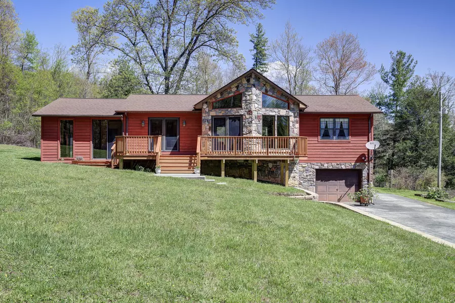 486 Escape Mountain RD, Hampton, TN 37658