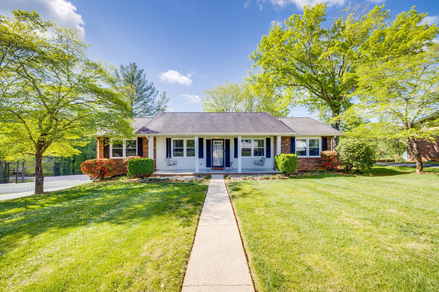 146 Ezee ST, Elizabethton, TN 37643