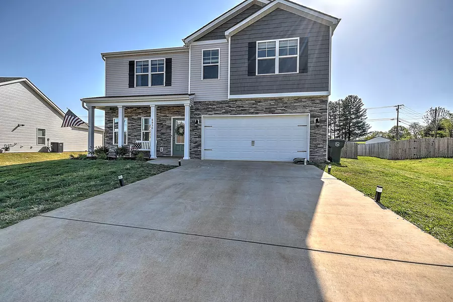 6950 Wildlife CIR, Piney Flats, TN 37686