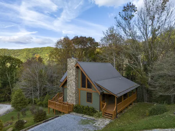 Roan Mountain, TN 37687,303 White Thorn TRL