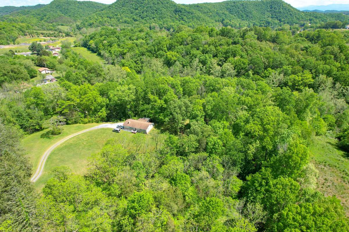 Blountville, TN 37617,781 Highway 75