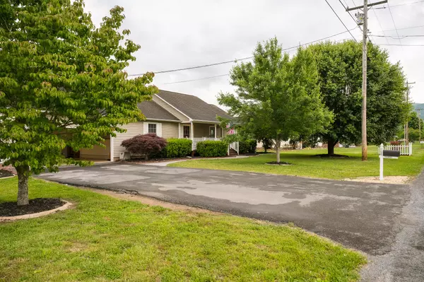 Elizabethton, TN 37643,192 Echo DR