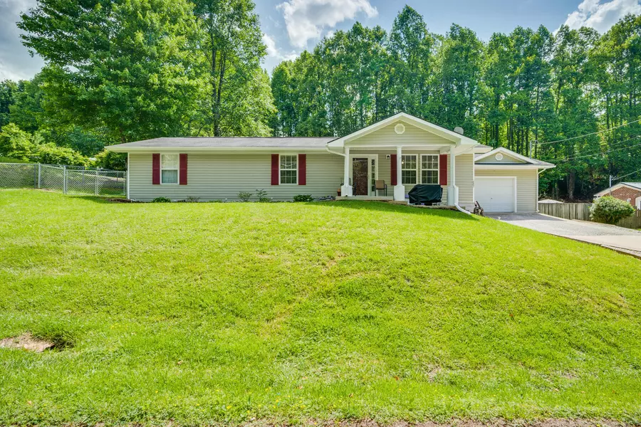 1883 Powder Branch RD, Johnson City, TN 37601