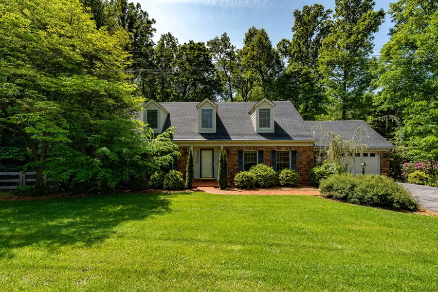 21694 Plantation RD, Bristol, VA 24202