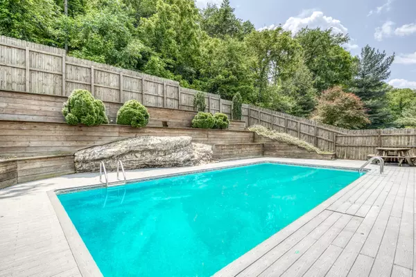 Marion, VA 24354,112 Walton RD