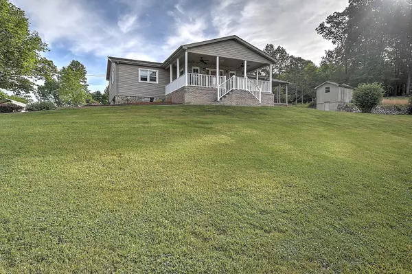 703 Williams Hollow DR, Fort Blackmore, VA 24250