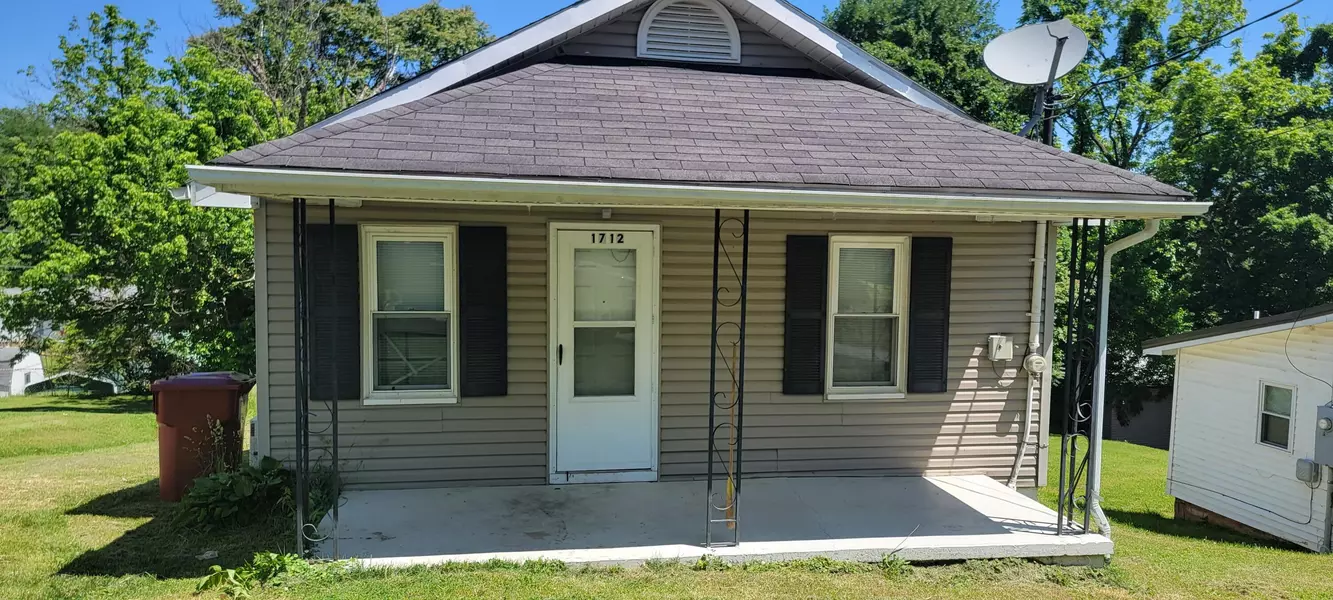 1712 Carter AVE, Johnson City, TN 37604