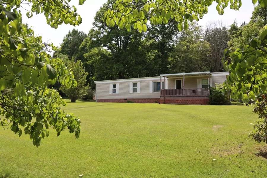 332 Pleasant Hill PL, Bluff City, TN 37618