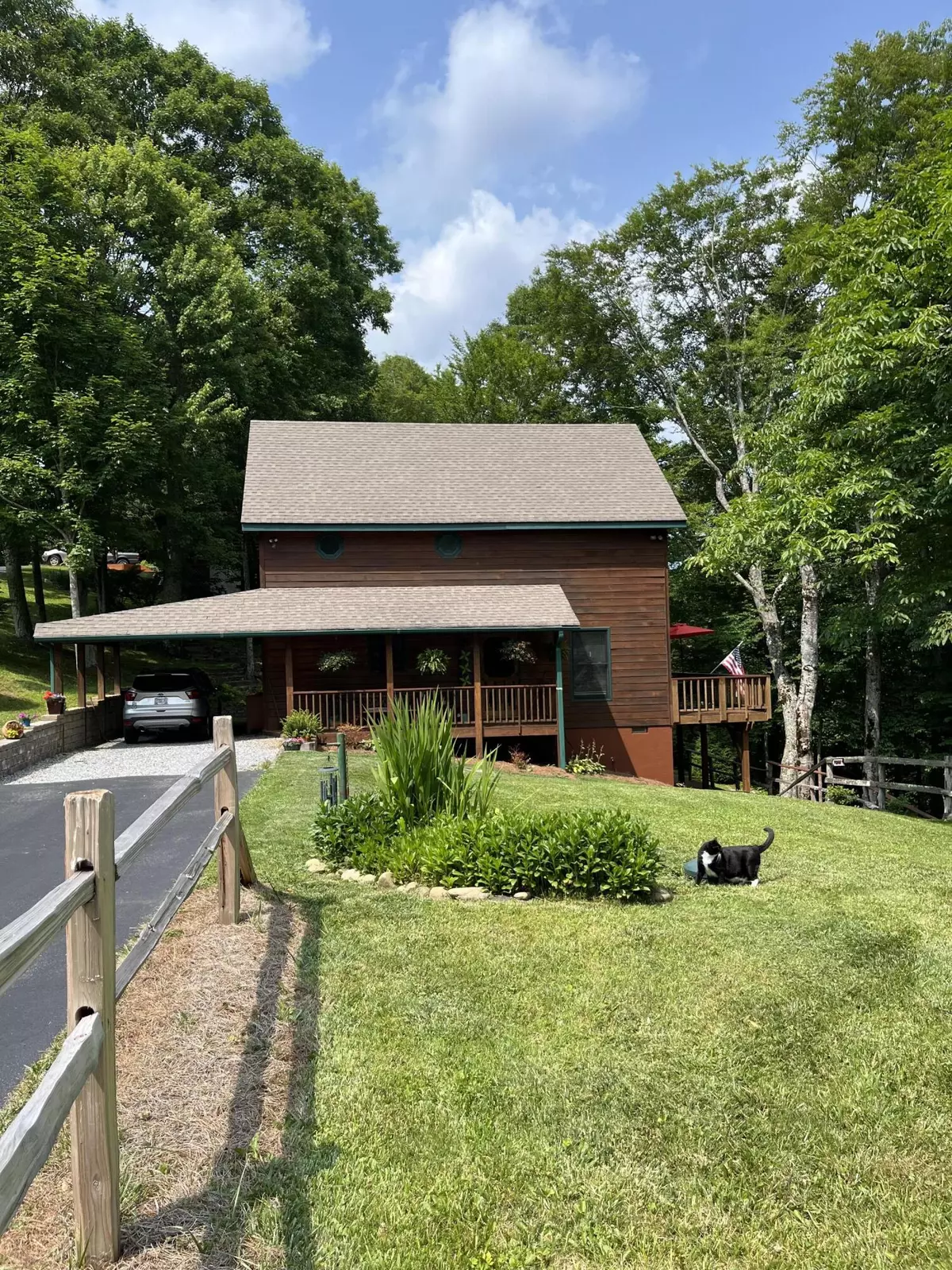 Roan Mountain, TN 37687,102 Maple Brook LN