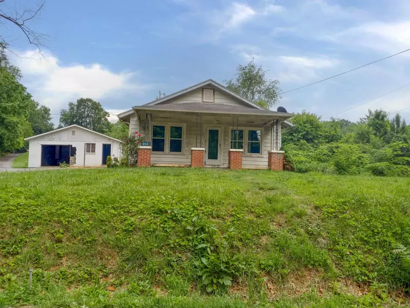 303 Cedar Grove RD, Johnson City, TN 37601