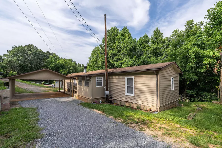 238 Roosevelt AVE, Elizabethton, TN 37643