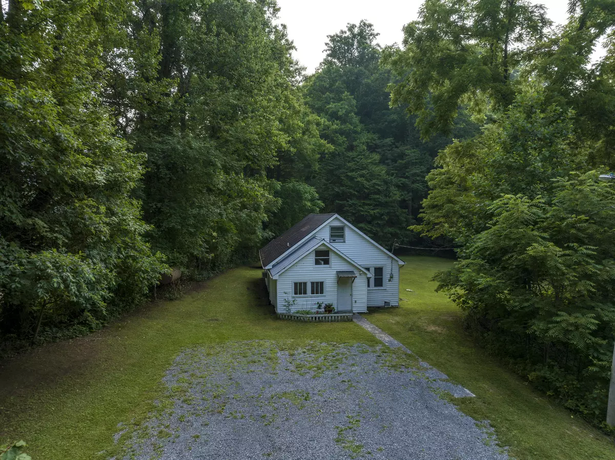 Roan Mountain, TN 37687,287 Old Railroad Grade RD