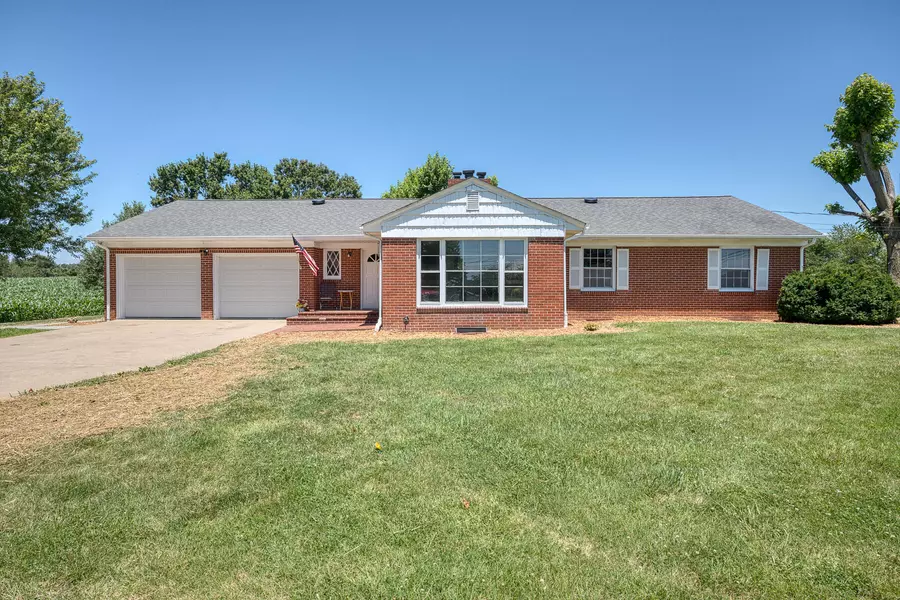 317 Piney Flats RD, Piney Flats, TN 37686