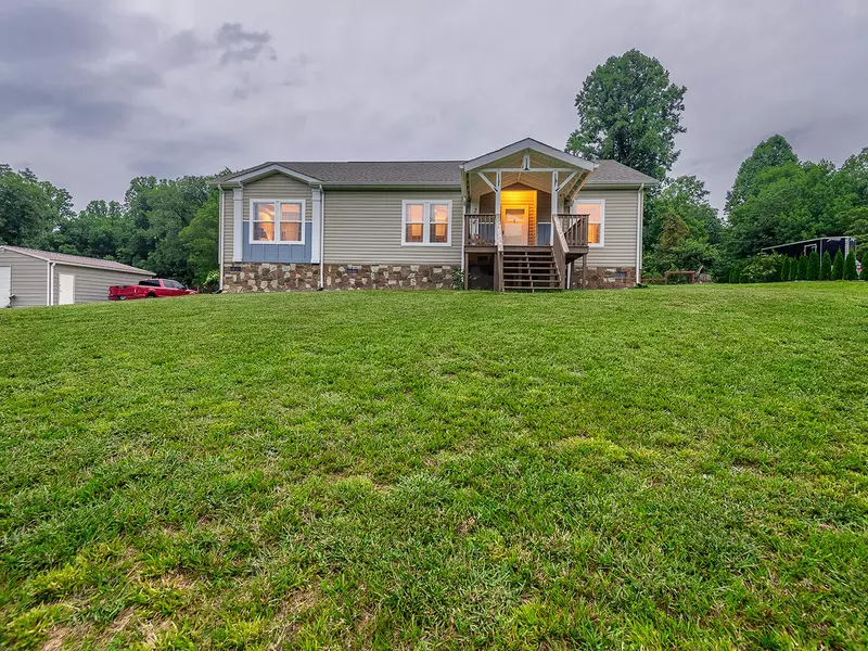 214 Mt Crest DR, Johnson City, TN 37601