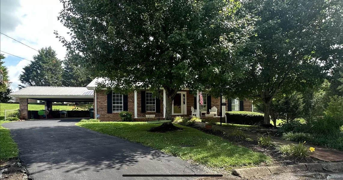 405 Flamingo CIR, Greeneville, TN 37743