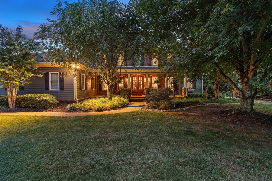 823 Waterstone CIR, Greeneville, TN 37745