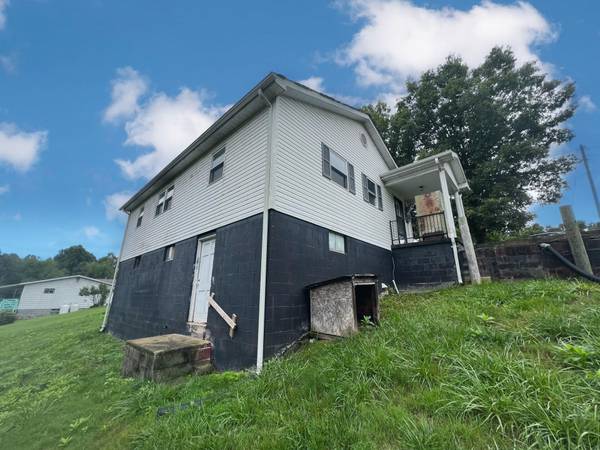 Clintwood, VA 24228,596 Big Smith Ridge RD