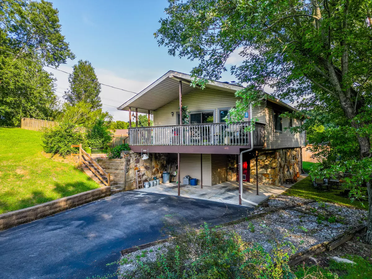 Sevierville, TN 37876,350 Mount DR