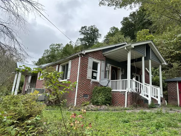 3978 Lesters Fork RD, Grundy, VA 24614