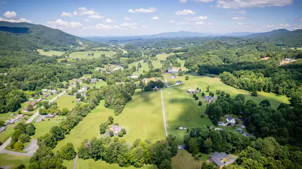 Unicoi, TN 37692,350 Plantation DR