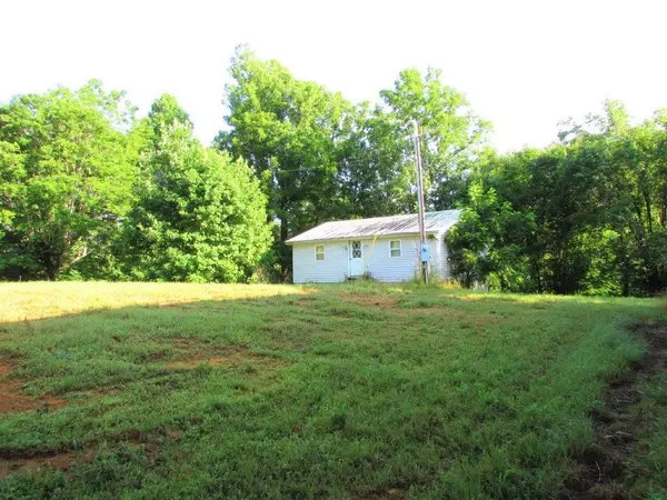 Roan Mountain, TN 37687,125 Dale Blevins LN