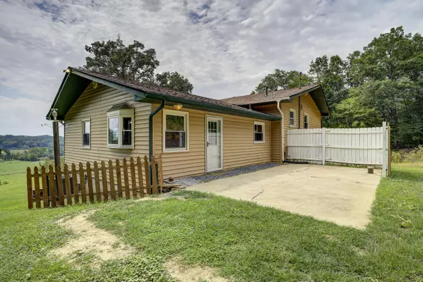 Surgoinsville, TN 37873,249 Ridgehaven DR