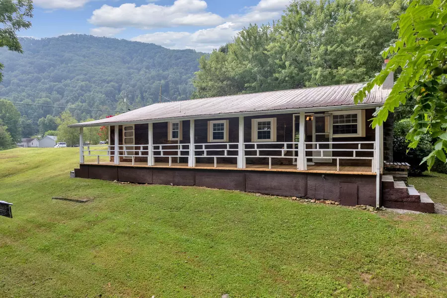 130 Bill Lockner RD, Erwin, TN 37650