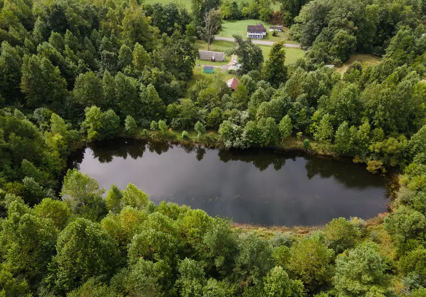 10086 Bold Camp RD, Pound, VA 24279