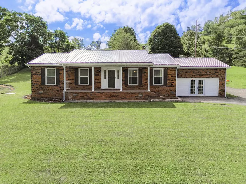 12282 New Garden RD, Honaker, VA 24260