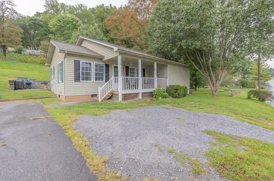 219 Taylor AVE, Elizabethton, TN 37643